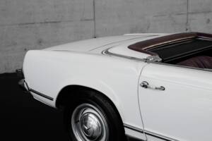 Afbeelding 11/40 van Mercedes-Benz 230 SL (1964)