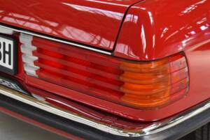 Image 28/94 of Mercedes-Benz 560 SL (1988)
