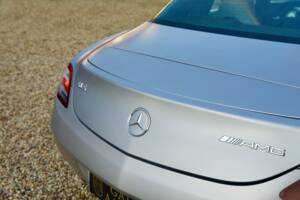 Image 25/50 de Mercedes-Benz SLS AMG (2011)