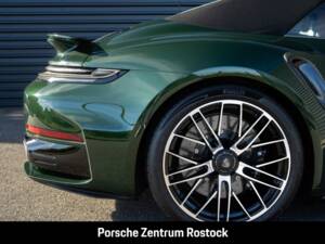 Bild 36/38 von Porsche 911 Turbo S (1900)