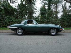 Image 7/25 de Jaguar E-Type (1970)