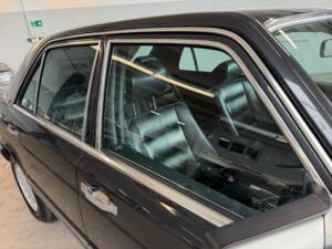 Bild 46/46 von Mercedes-Benz 300 SE (1990)