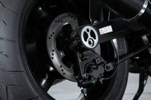 Image 14/50 of Triumph Speed Triple (1995)