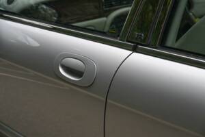 Immagine 17/50 di Jaguar XJ 8 Executive (2002)