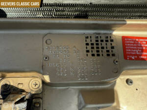 Image 28/41 of Mercedes-Benz 560 SL (1986)