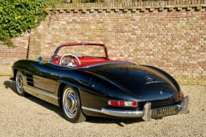 Image 2/50 of Mercedes-Benz 300 SL Roadster (1959)