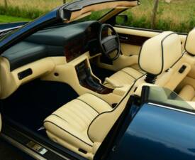 Imagen 29/50 de Aston Martin Virage Volante (1995)