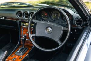 Image 18/30 de Mercedes-Benz 500 SL (1983)