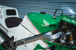 Image 24/50 of Honda VFR 750R RC 30 (1992)