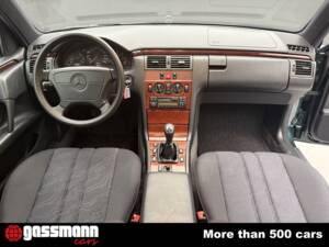 Imagen 10/15 de Mercedes-Benz E 220 Diesel (1997)