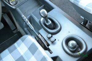 Bild 37/50 von Mercedes-Benz 200 GE (kurz) (1987)