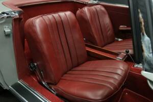 Image 24/50 of Mercedes-Benz 250 SL (1968)