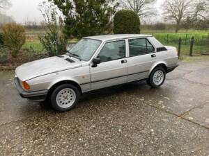 Bild 5/8 von Alfa Romeo Giulietta 1.6 (1982)