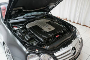 Immagine 12/21 di Mercedes-Benz SL 65 AMG (2005)