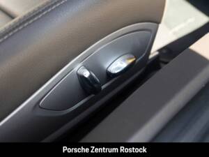 Image 22/29 de Porsche 911 Carrera (2017)