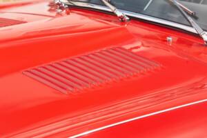 Image 26/50 de Jaguar E-Type (1967)