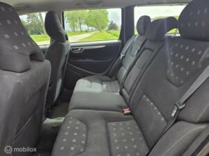 Immagine 25/40 di Volvo V 70 2.4 (2006)