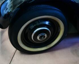 Image 13/50 de Mercedes-Benz 170 V Saloon (1938)