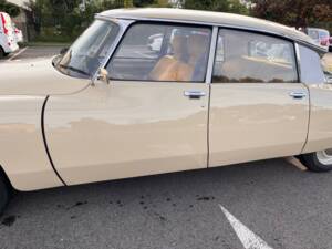 Afbeelding 2/9 van Citroën D Super (1974)