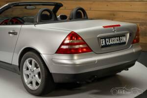 Image 7/8 de Mercedes-Benz SLK 230 Kompressor (1999)