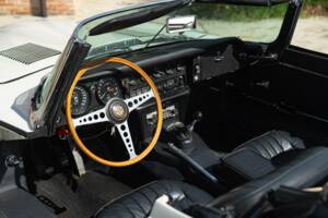 Bild 50/50 von Jaguar E-Type (1968)
