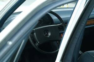 Bild 43/50 von Mercedes-Benz 280 S (1981)