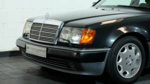 Bild 17/28 von Mercedes-Benz 500 E (1991)