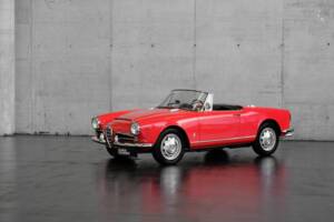 Image 3/47 of Alfa Romeo Giulia 1600 Spider (1963)