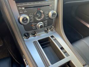 Bild 36/57 von Aston Martin Virage (2011)