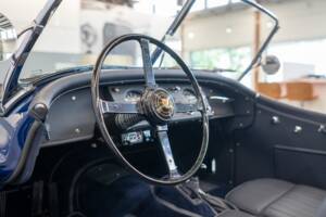 Immagine 43/62 di Jaguar XK 140 OTS (1954)