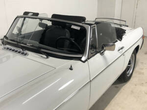 Immagine 20/26 di MG MGB (1977)