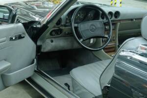 Image 21/50 de Mercedes-Benz 560 SL (1988)