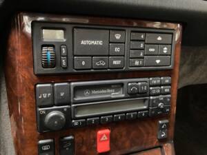 Image 43/49 de Mercedes-Benz SL 280 (1995)