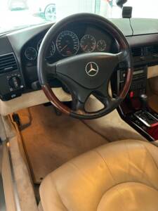 Image 6/8 of Mercedes-Benz SL 500 (1998)
