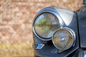 Image 22/50 of Citroën DS 21 Chapron (1963)