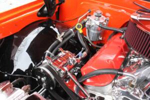 Image 11/30 of Chevrolet Suburban (1970)