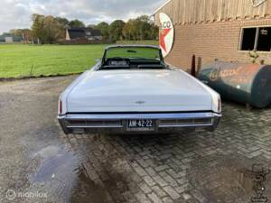 Bild 19/50 von Lincoln Continental Convertible (1966)