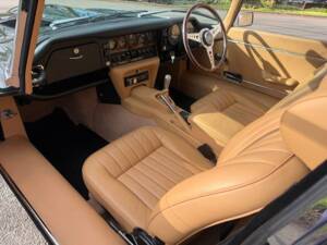 Imagen 12/50 de Jaguar E-Type V12 (2+2) (1970)
