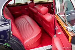 Image 14/42 of Jaguar Mk II 3.8 (1963)