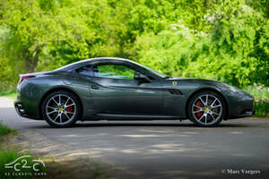 Image 31/85 of Ferrari California (2010)
