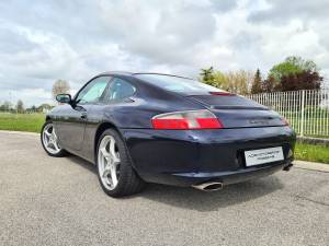 Image 4/23 of Porsche 911 Carrera (2004)