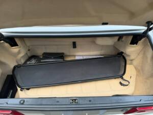 Image 16/23 of Mercedes-Benz SL 500 (1998)