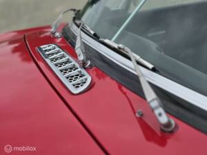 Image 15/44 of MG MGC (1969)