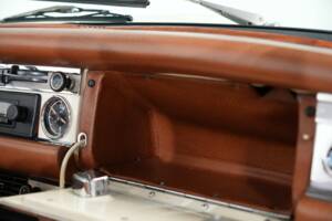 Imagen 30/39 de Mercedes-Benz 280 SL (1970)