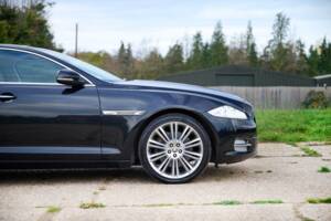 Bild 7/50 von Jaguar XJ 5.0 (2011)