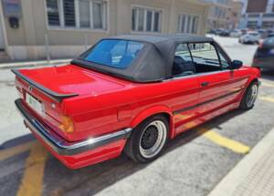 Immagine 13/50 di BMW 320i (1989)