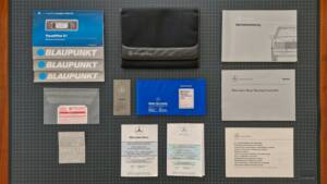 Immagine 19/20 di Mercedes-Benz 500 E (1991)