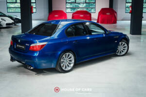 Image 7/25 of BMW M5 (2005)