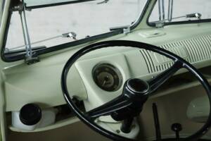 Image 18/47 of Volkswagen T1 minibus (1961)