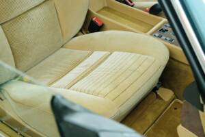 Bild 43/50 von Mercedes-Benz 380 SEC (1983)